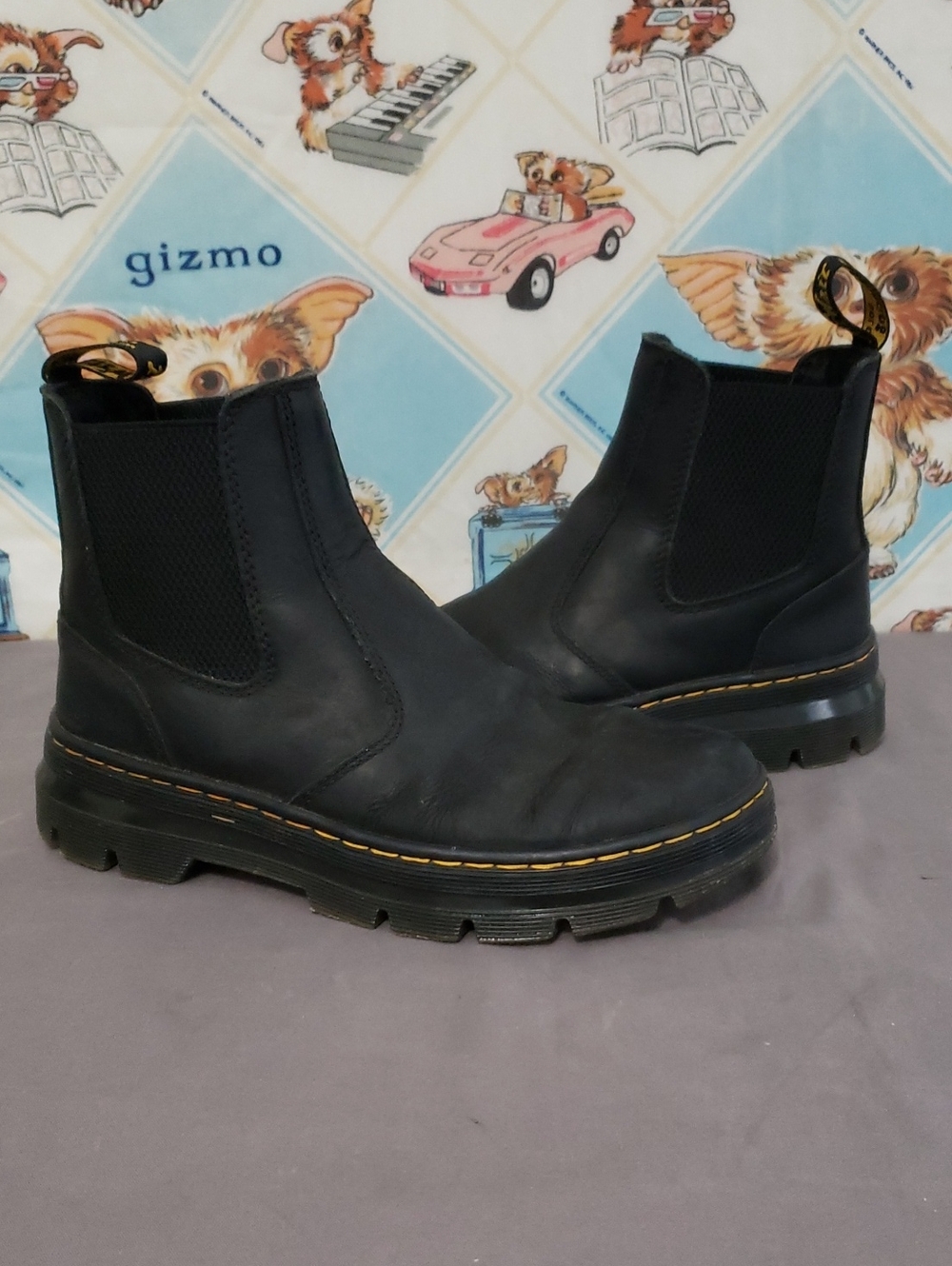 Dr Martens Unisex Embury Leather Chelsea Boot, US Size 6 Men, 7 Women